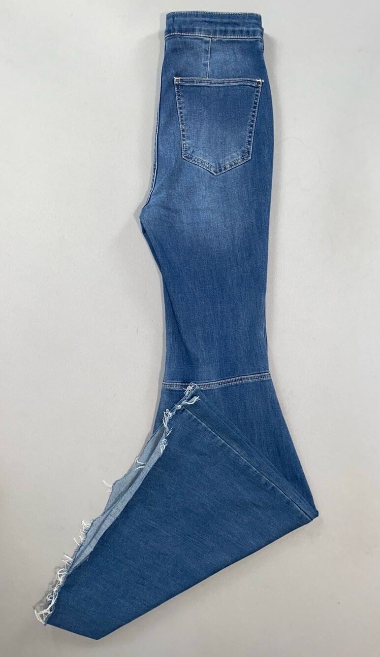 We The Free People OB826353 Just Float On Flare Lightweight Jeans. Women's 28.